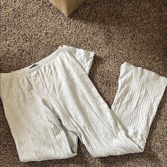Brandy Melville Cream Sweatpants - Picture 1 of 2